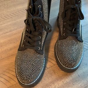 Madden Girl Black Boot in Silver Studs, Size 10